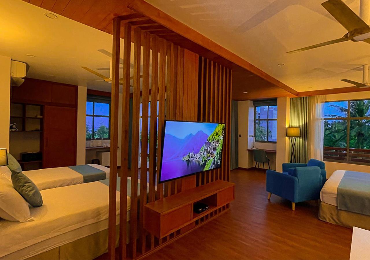 Araamu Hotels Maldives At Dhiffushi Exterior foto