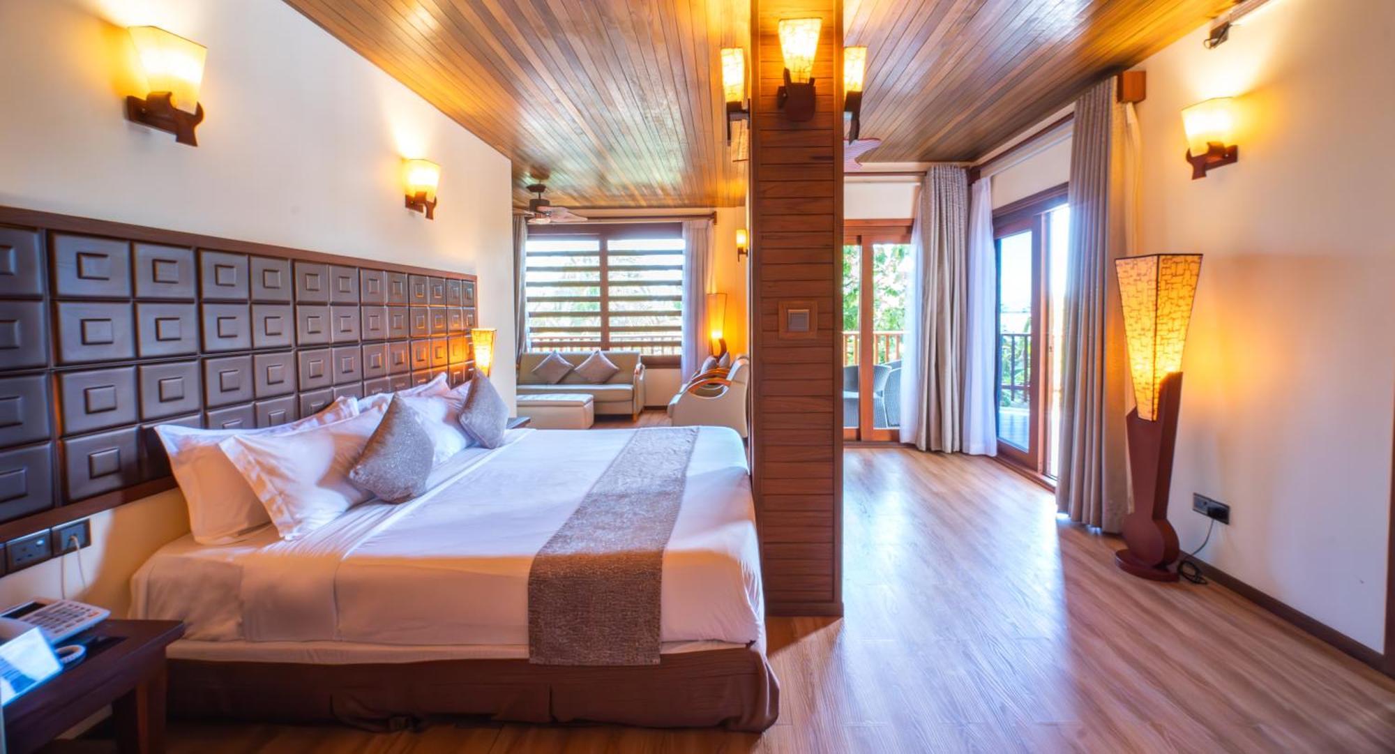 Araamu Hotels Maldives At Dhiffushi Exterior foto