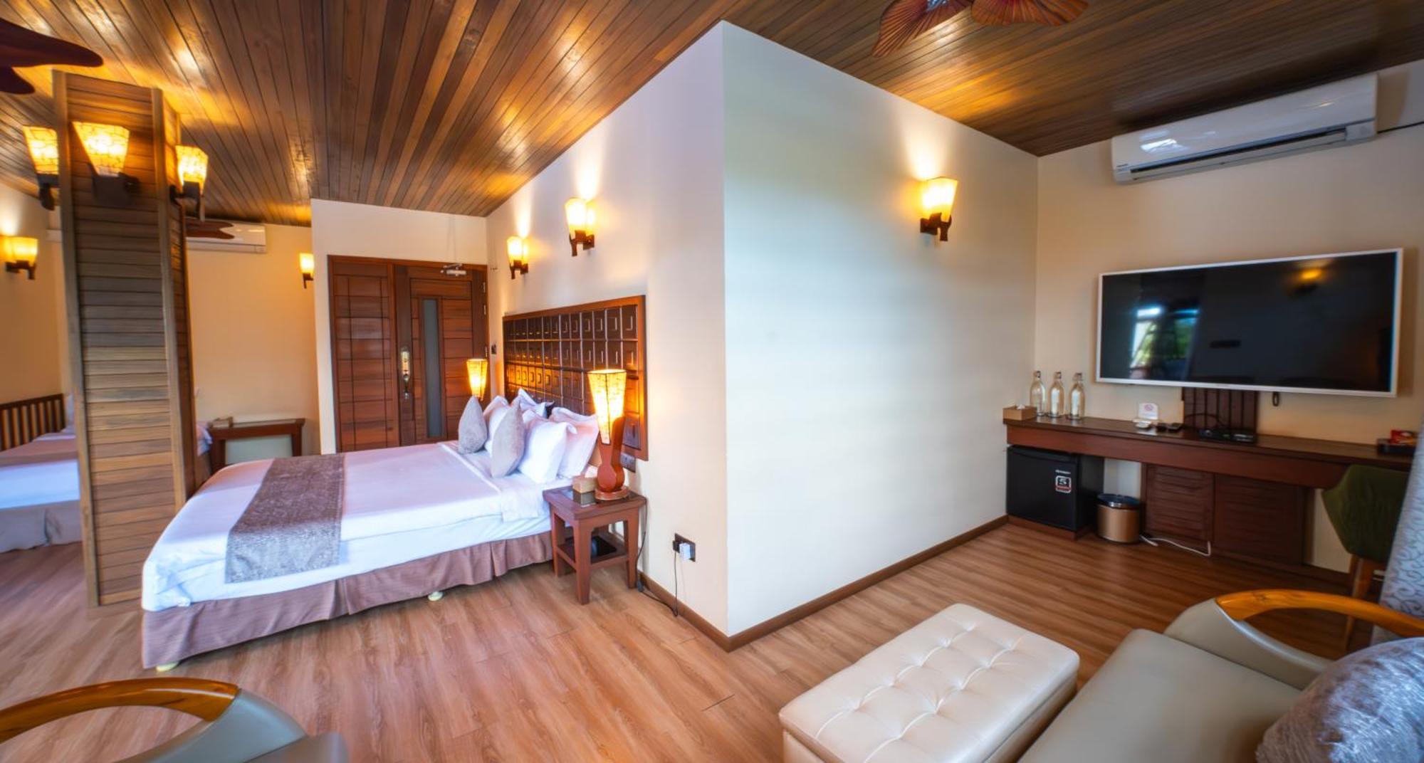 Araamu Hotels Maldives At Dhiffushi Exterior foto