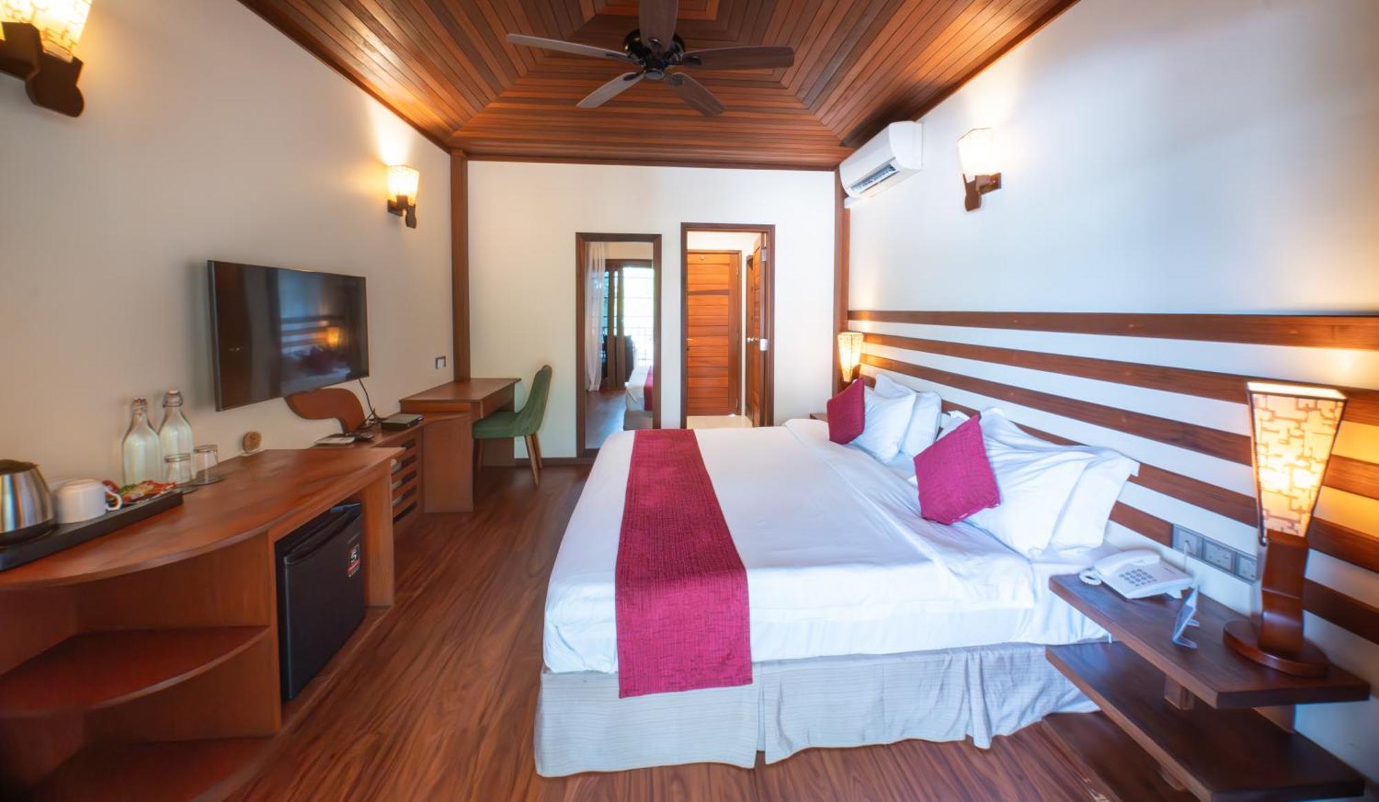 Araamu Hotels Maldives At Dhiffushi Exterior foto