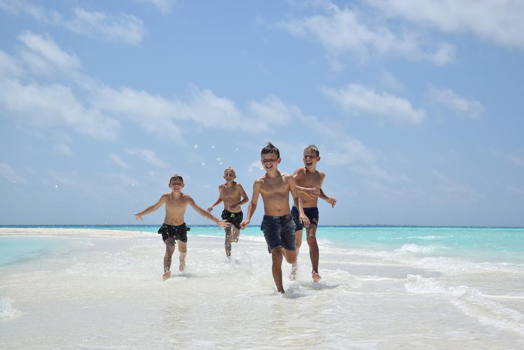 Araamu Hotels Maldives At Dhiffushi Exterior foto
