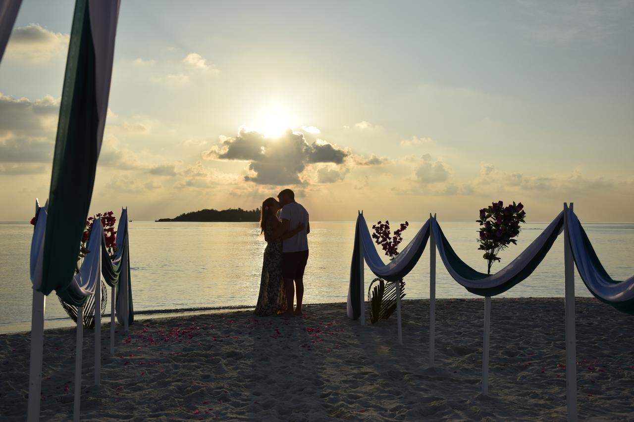 Araamu Hotels Maldives At Dhiffushi Exterior foto